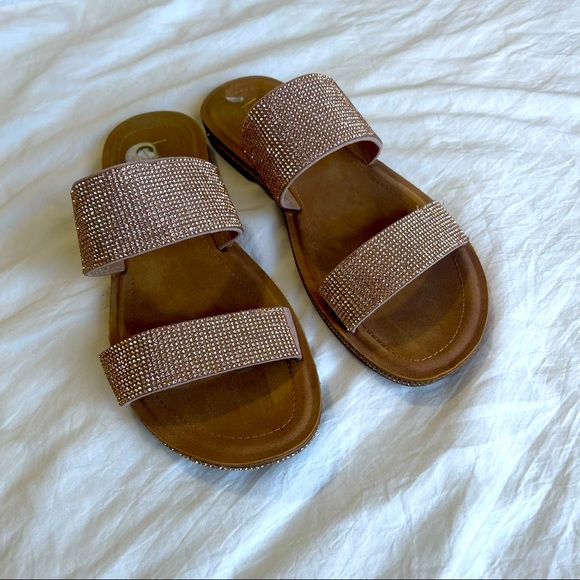 Size 9 Gold Sandals - Picture 3 of 4